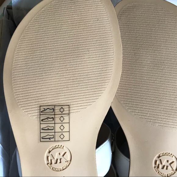 MICHAEL KORS ELSA LEATHER SANDAL 6 - Picture 9 of 10